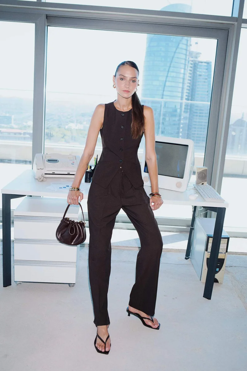 ديفاكتو Wide Leg Zippered High Waist Trousers