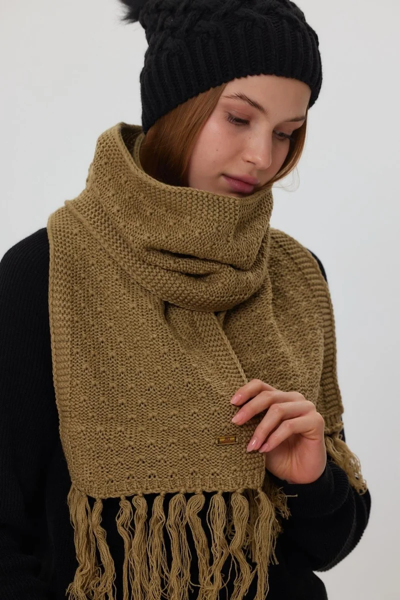 الكسندر جاردي Knitted Detail Long Scarf (E20-18843)