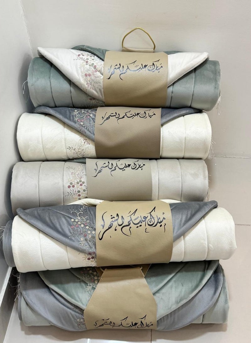 برايدس طقم هدايا سجاد صلاة مكون من قطعتين بلونين مختلفه - Image 2