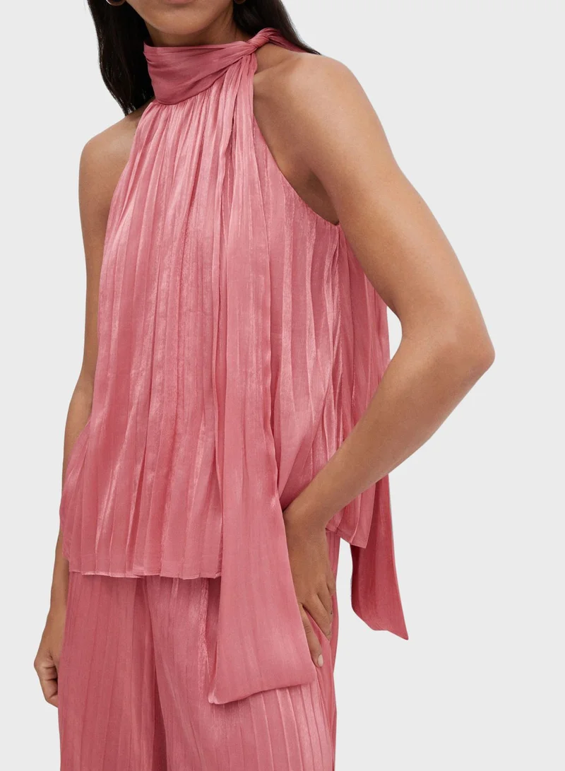 مانجو Halted Neck Pleated To
