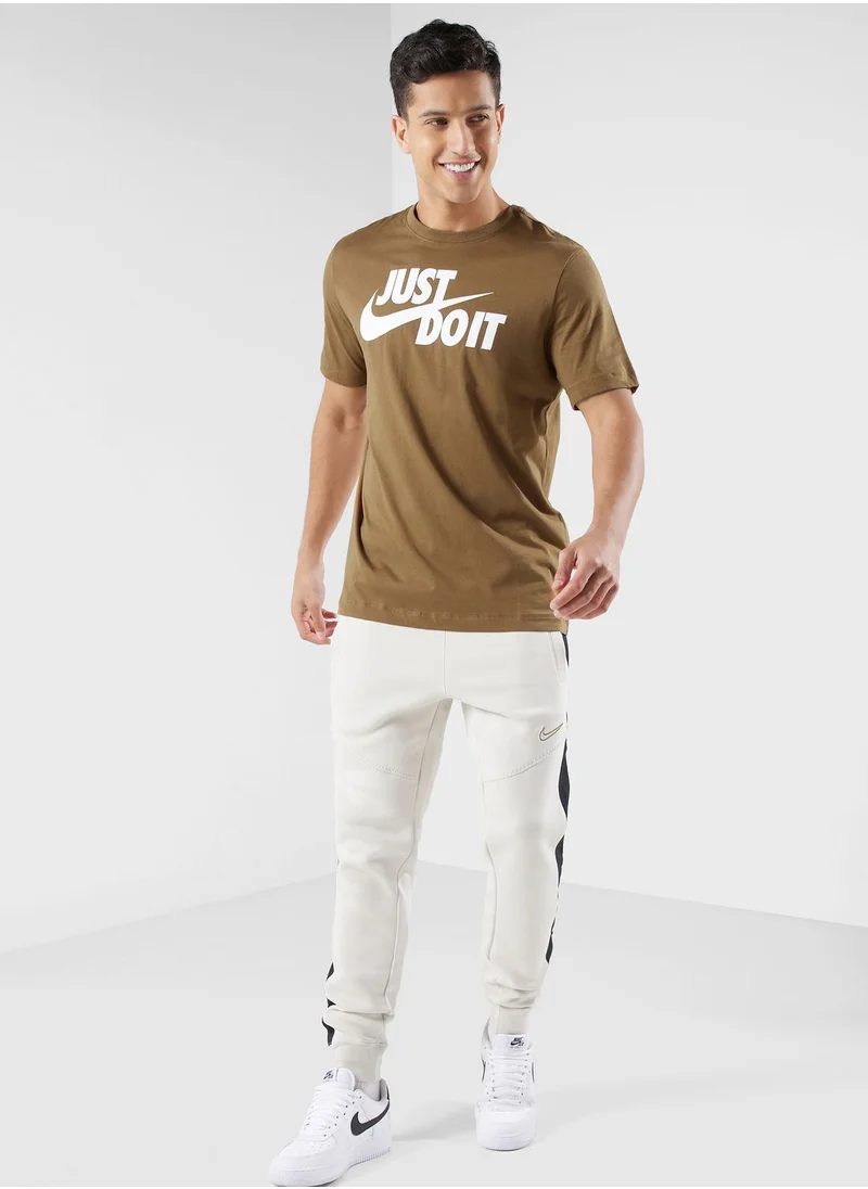 Nike Nsw Just Do It Swoosh T-Shirt