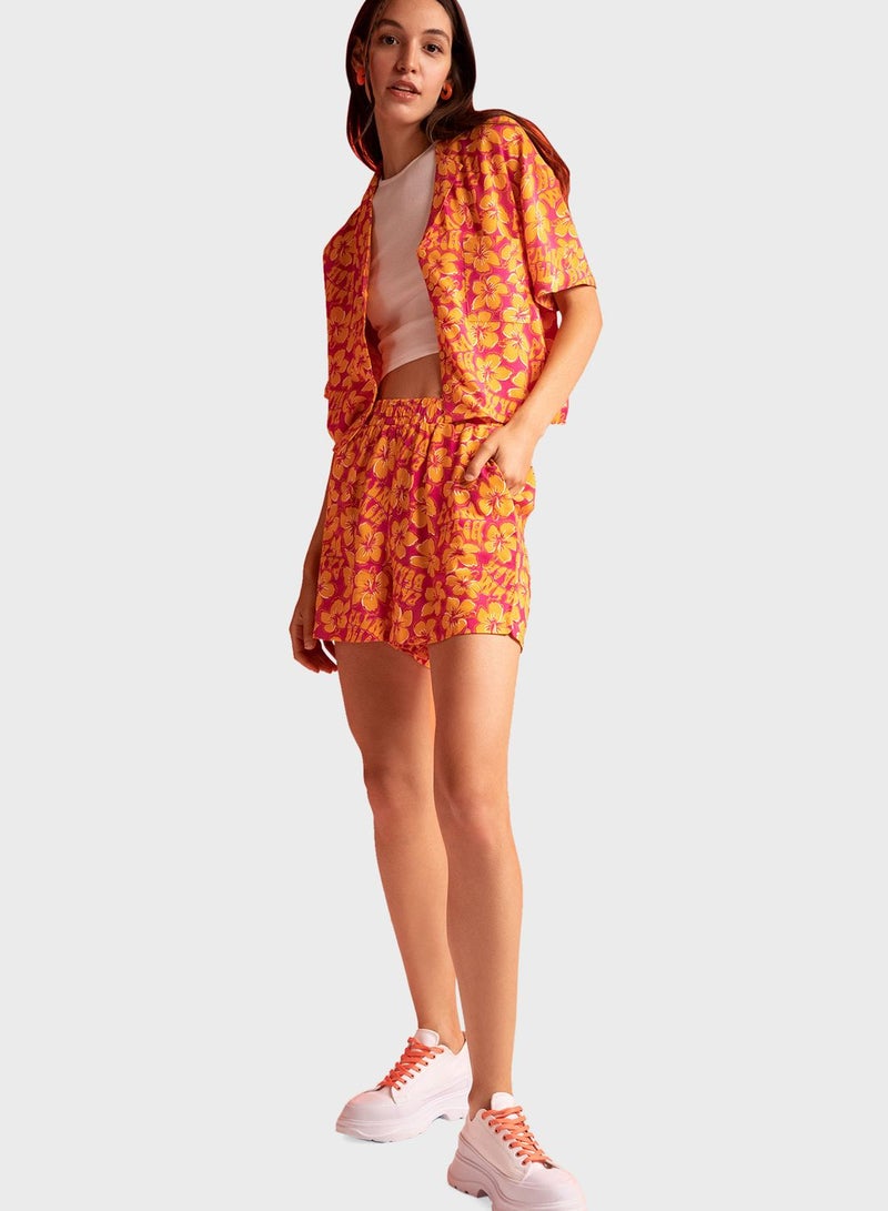 DeFacto Relax Fit Floral Print Short  - Image 2