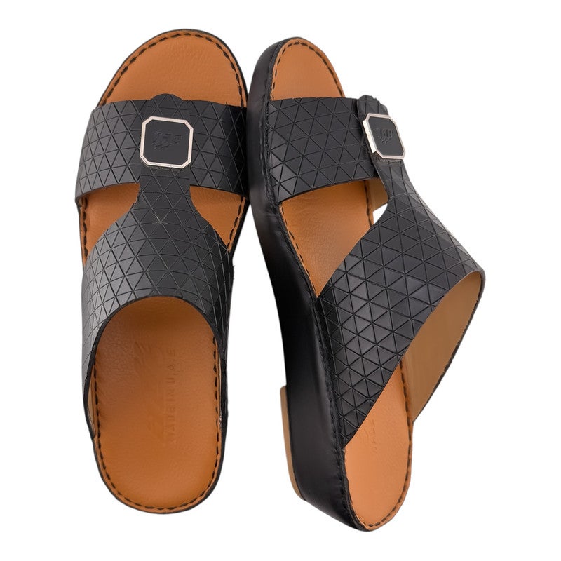 إيت صندل عربي يدوي الصنع للرجال من AET | شبشب رجالي خارجي | شبشب مفتوح من الأمام للاستخدام اليومي | جلد بقر عربي أصلي مع ابزيم| تصميم عربي جديد | نعل داخلي بني| مريح وخفيف الوزن - Image 2