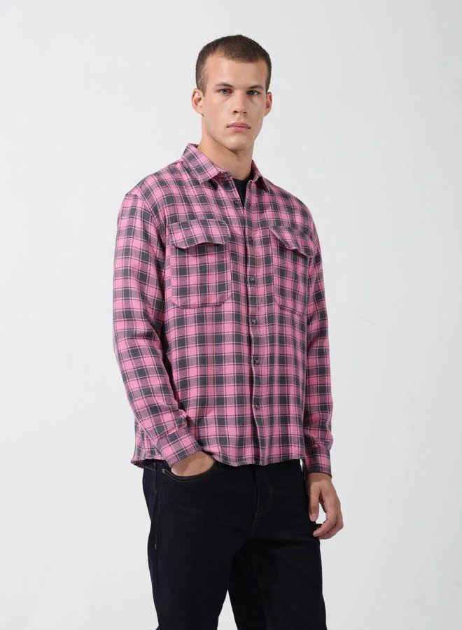 ذا انديان كراج كو Men Relaxed Fit Checked Cutaway Collar Full Sleeves Shirt