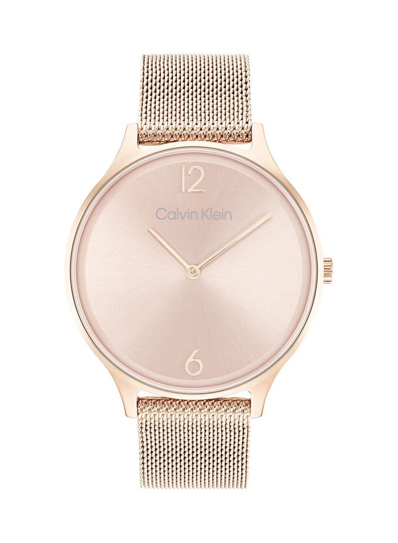 CALVIN KLEIN ساعة يد تناظرية دائرية مقاومة للماء مع حزام ذهبي 25200002 - Image 2