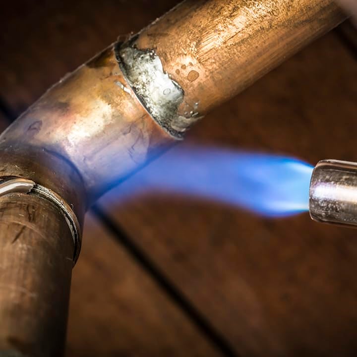 Bernzomatic BZ8250HT Reach Hose Torch, Trigger-Start Hose Torch with Included Holster For Fuel Canister, Red (8250 Reach Torch) - Image 5