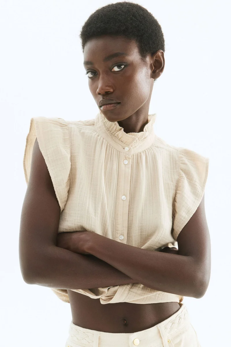 اتش اند ام بلوزة من قطن موسلين بأكمام مكشكشة