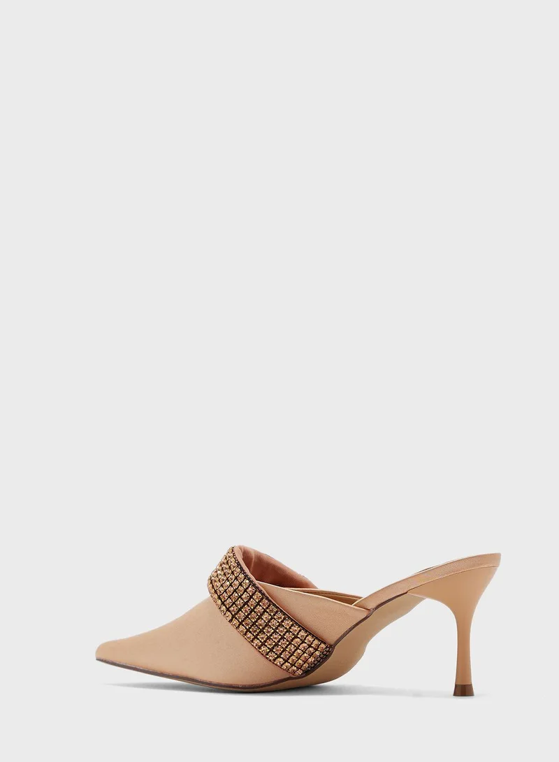 Vincci Pointed Toe Pumps
