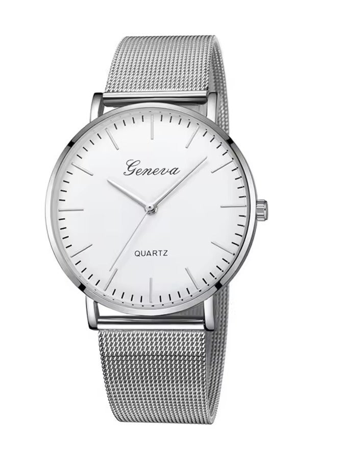 جنيفا ساعة أنيقة بتصميم كلاسيكي، بلون فضي بالكامل. تأتي بسوار معدني من الستانلس ستيل بلون فضي - Image 1