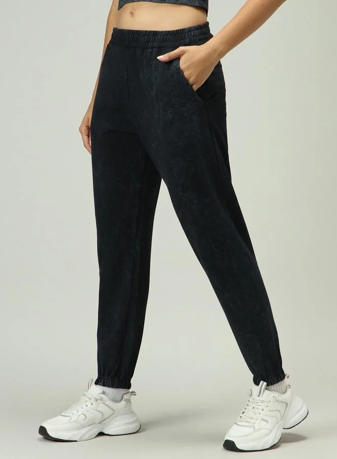 أوجيدر جوغر بتفاصيل مشطوفة مع حواف بأساور