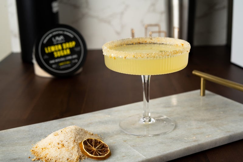 Lava لعبة ليمون دروب سكر كوكتيل ريمر من لافا، سكر ريمر طبيعي بالكامل، حلو وحامض، ليمون حقيقي، سكر قصب نقي، بدون ثاني أكسيد السيليكون، مع غطاء سهل التثبيت - 5 أونصات - Image 4