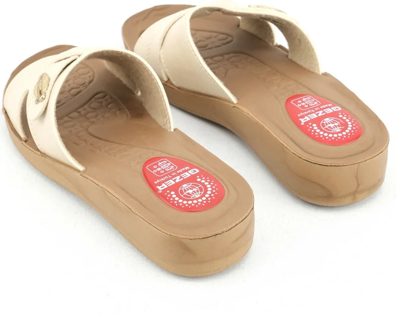 جيزر Women's Summer Faux Leather Comfortable Sole Daily Slippers