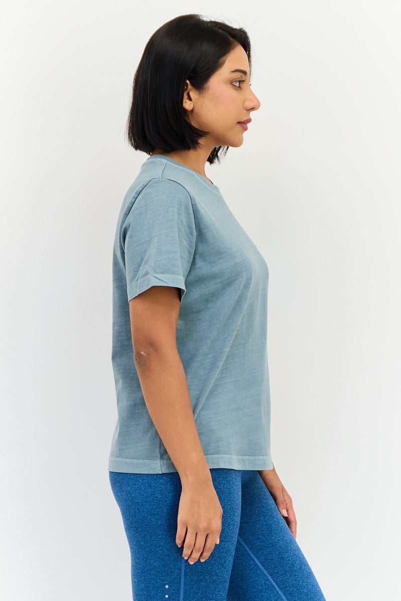 Reebok تي شيرت رياضي نسائي قصير الأكمام في الهواء الطلق، أخضر رمادي - Image 2