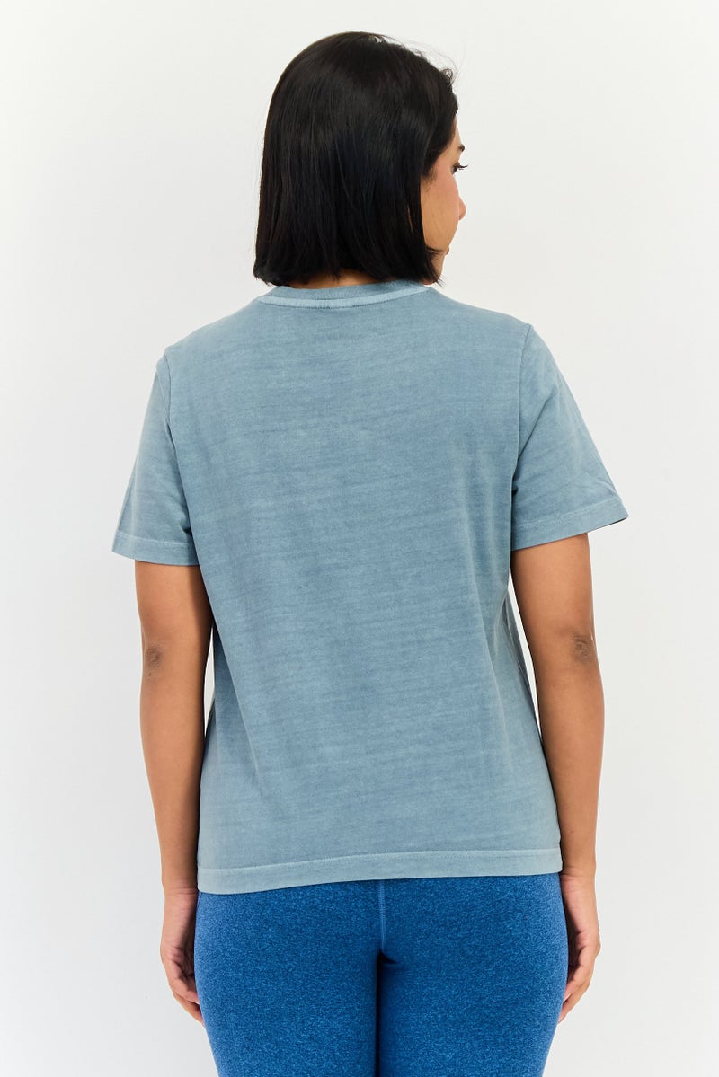 Reebok تي شيرت رياضي نسائي قصير الأكمام في الهواء الطلق، أخضر رمادي - Image 3