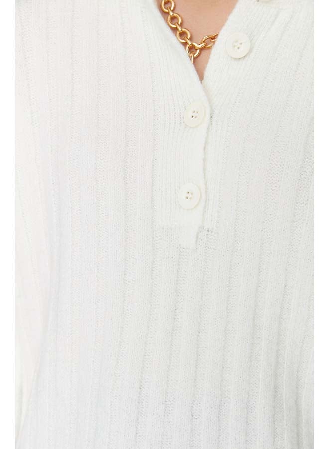 trendyol Ecru Wide Fit Soft Textured High Neck Knitwear Sweater TWOAW21KZ0783 - Image 4