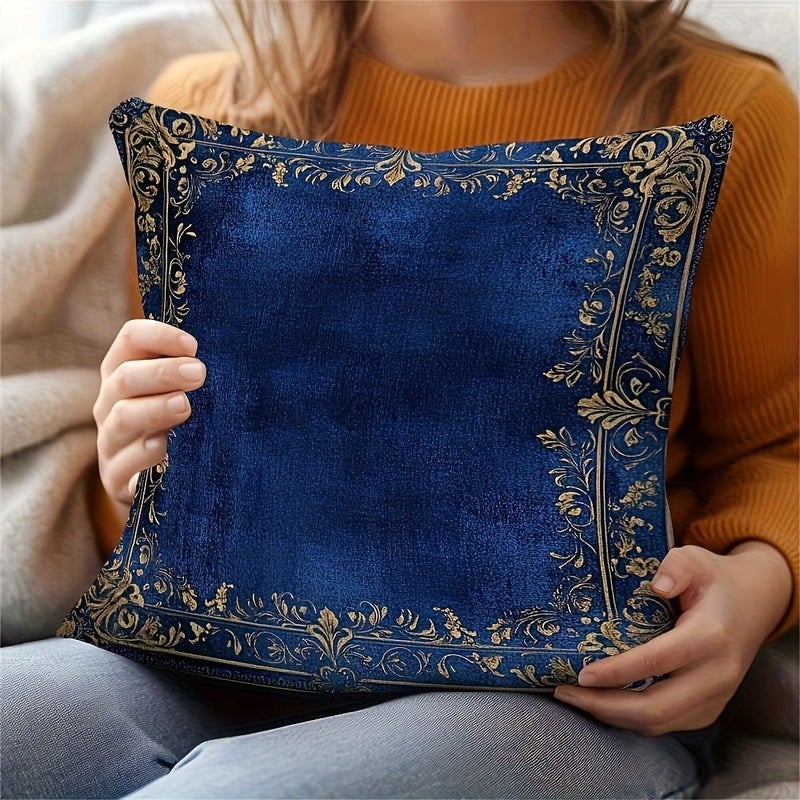 وسادة قصر مخملية زرقاء مع زهور مذهبة مقاس 16×16 بوصة ديكور كلاسيكي - Image 2