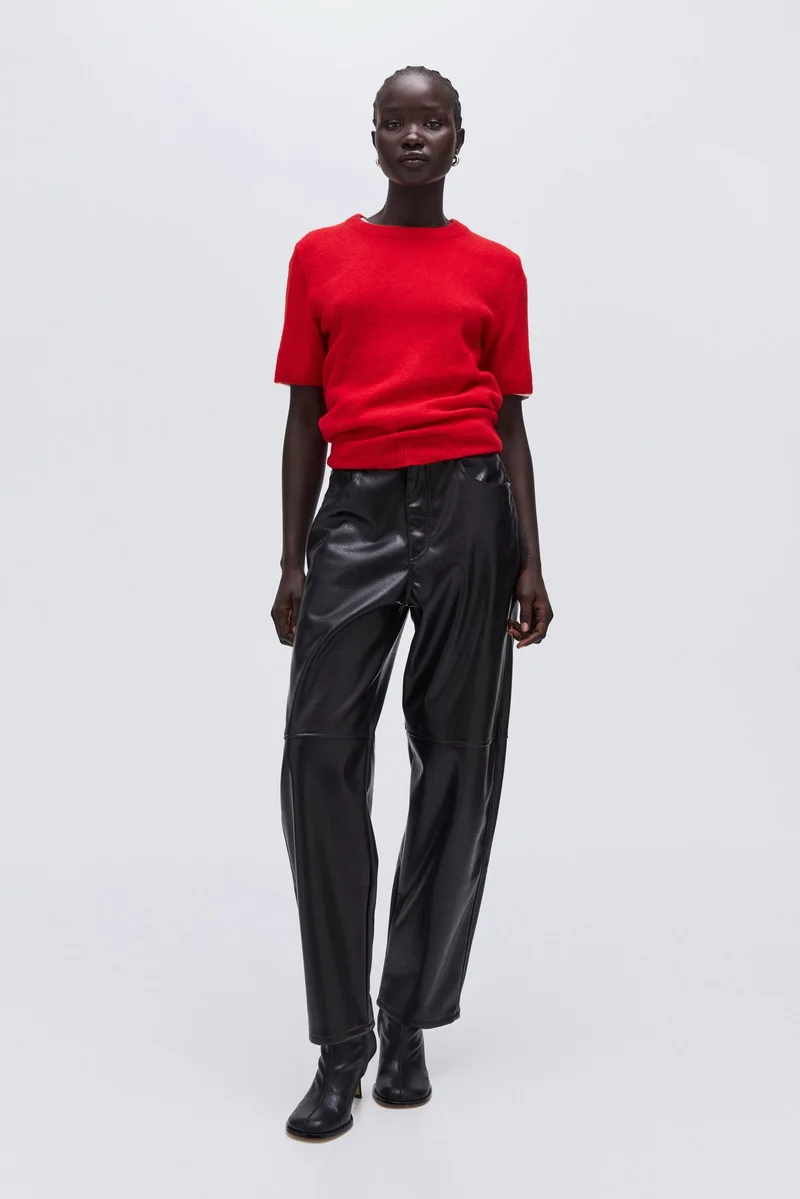 اتش اند ام كنزة محبوكة من نسيج ناعم