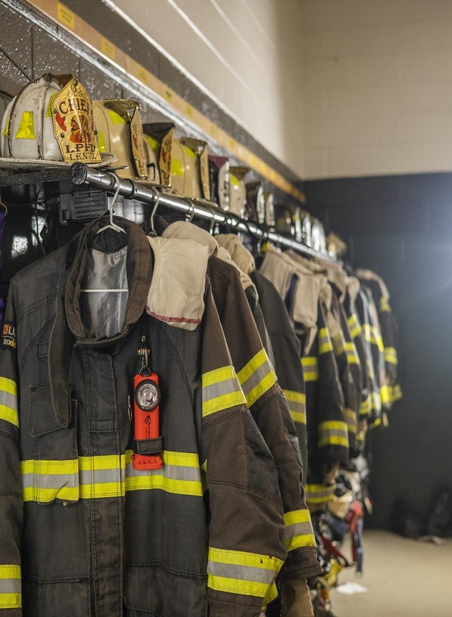 Streamlight 90950 Survivor X 250-Lumen Right-Angle Firefighter's Flashlight with Three (3) "AA Alkaline Batteries, Orange - Image 4