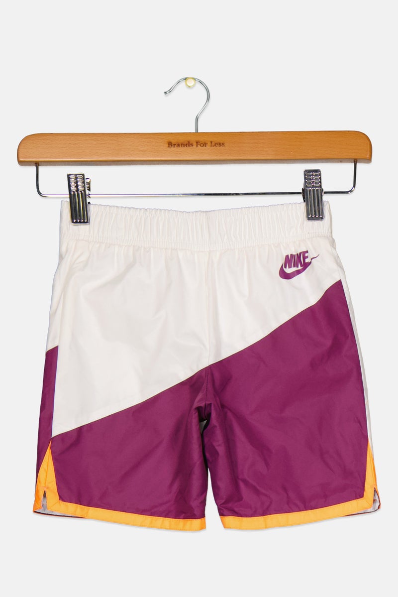 Nike شورتات بيضاء للأطفال الأولاد بشعار العلامة التجارية - Image 2