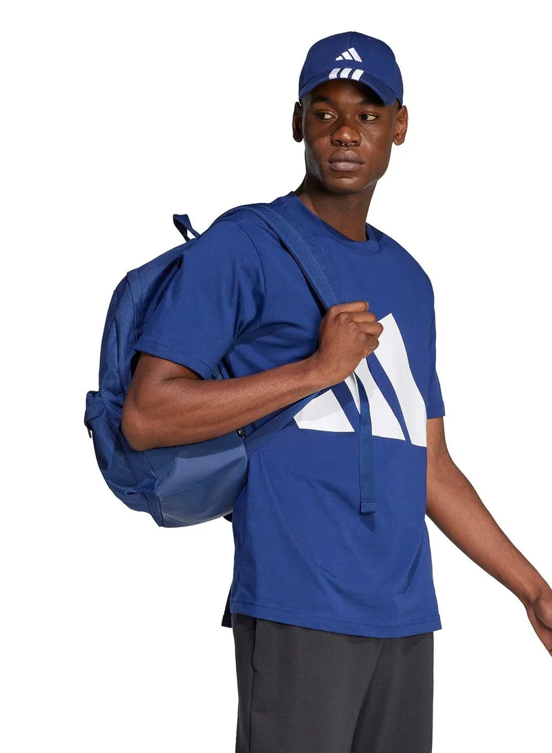 اديداس تيشيرت رجالي بطبعة شعار أديداس الكبير