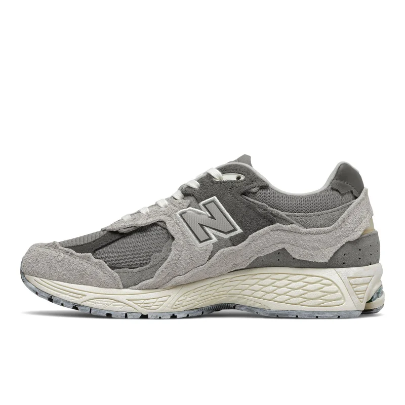 New Balance  M2002RV1 casual Sneakers (Standard Fit) for Men | Best Price UAE