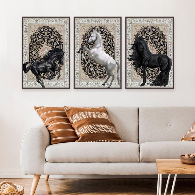 ماركتنا ثلاث لوحات قماشية بتصميم حصان مع برواز مجوف مقاس (90×40) ثلاث قطع - Image 3