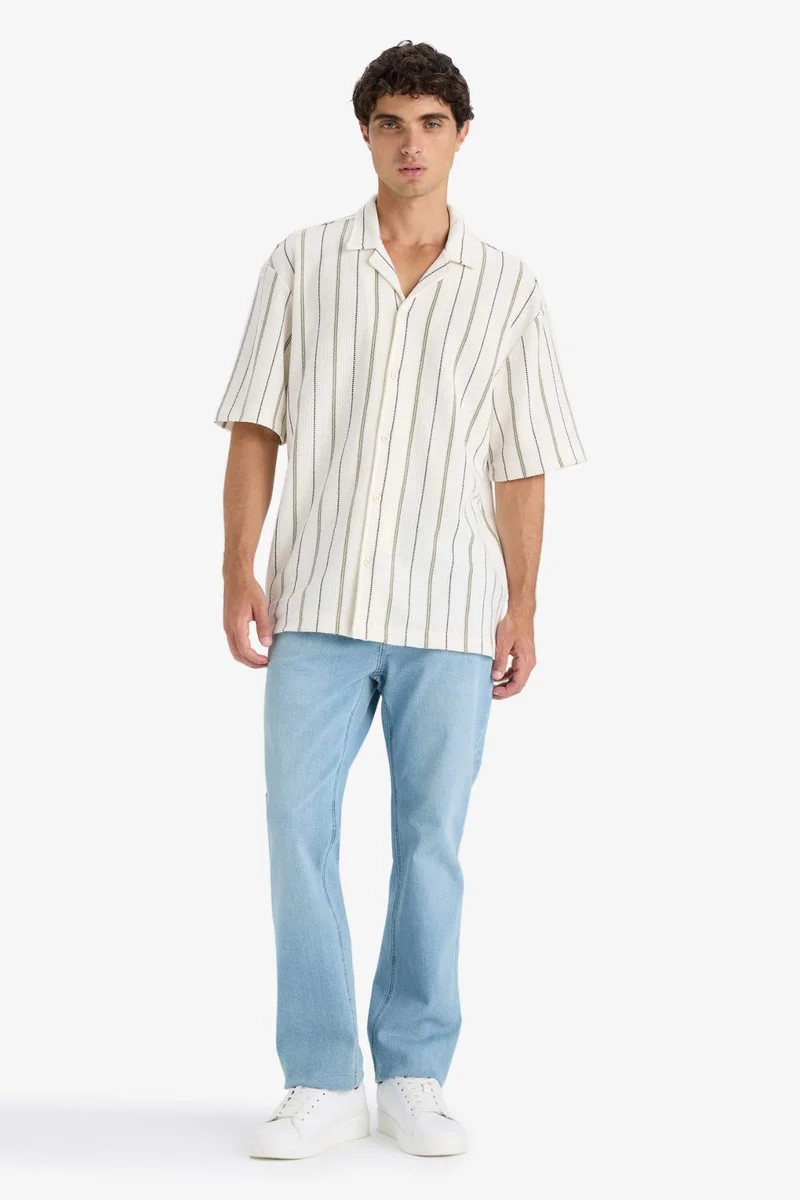 ديفاكتو Relax Fit Apache Neck Short Sleeve Shirt