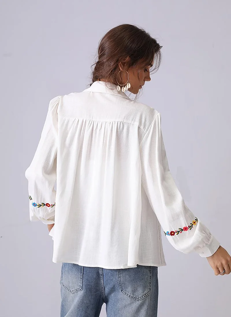 يونيكي Beige Spread Collar Puff Sleeves Relaxed Fit Shirt