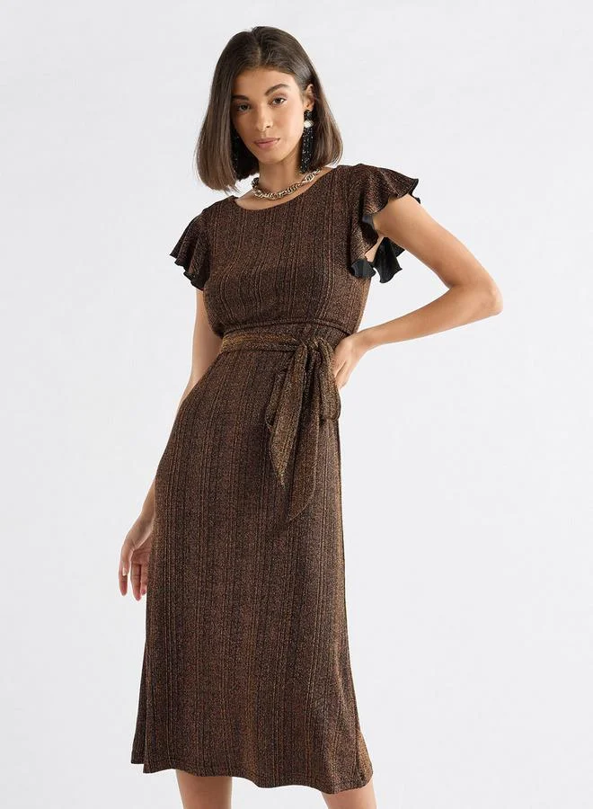 سبلاش فيڤ فستان ميدي بارز الملمس بأكمام واسعة وحزام رباط