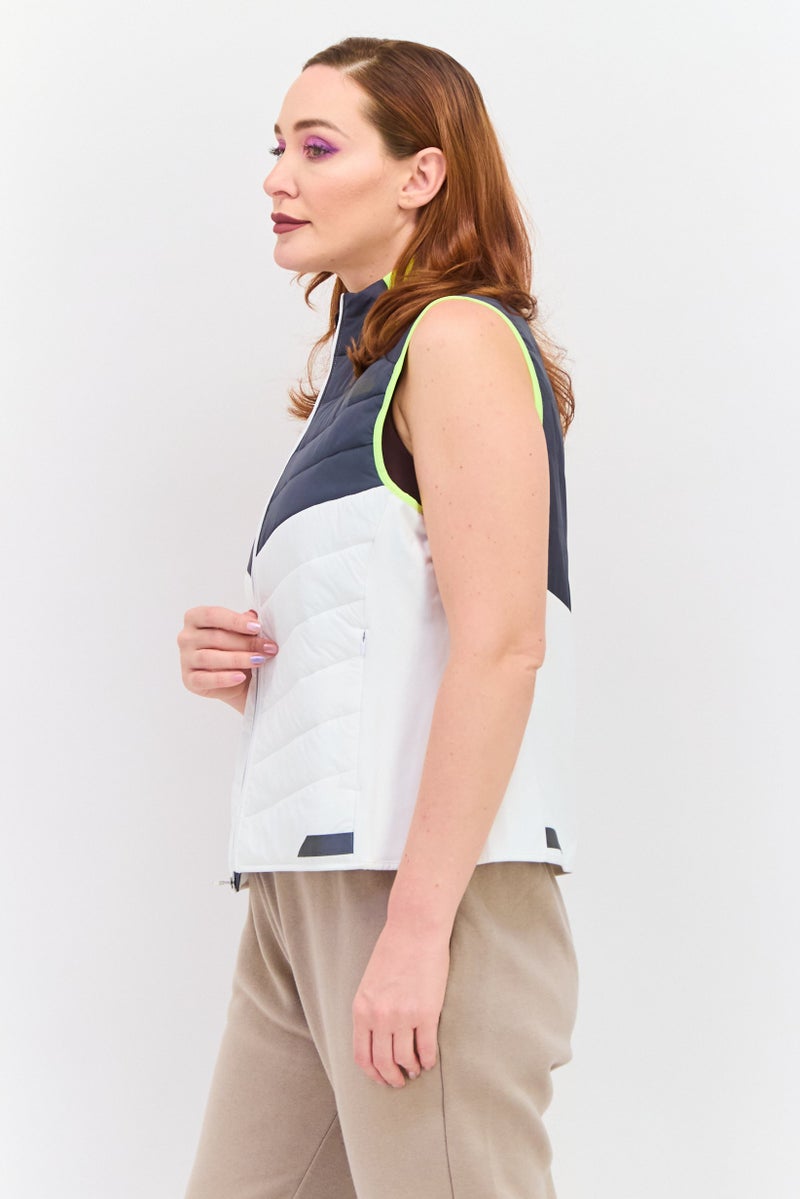 Brooks Women Sportswear Fit Sleeveless Outdoor Vest Jacket, White - Image 2