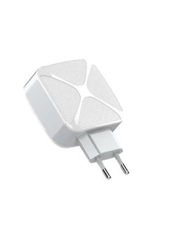 LDNIO شاحن سفر سريع عالي الجودة A3310Q بمقبس الاتحاد الأوروبي و3 منافذ USB بقوة 30 وات مع كابل USB من النوع C - أبيض  - Image 2