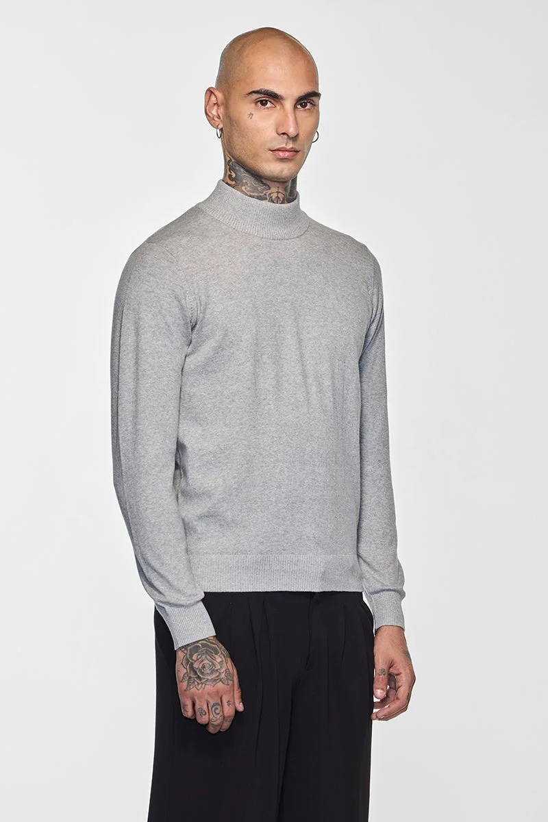 سنيتش كنزة برقبة عالية رمادية فاتحة من كور لاب