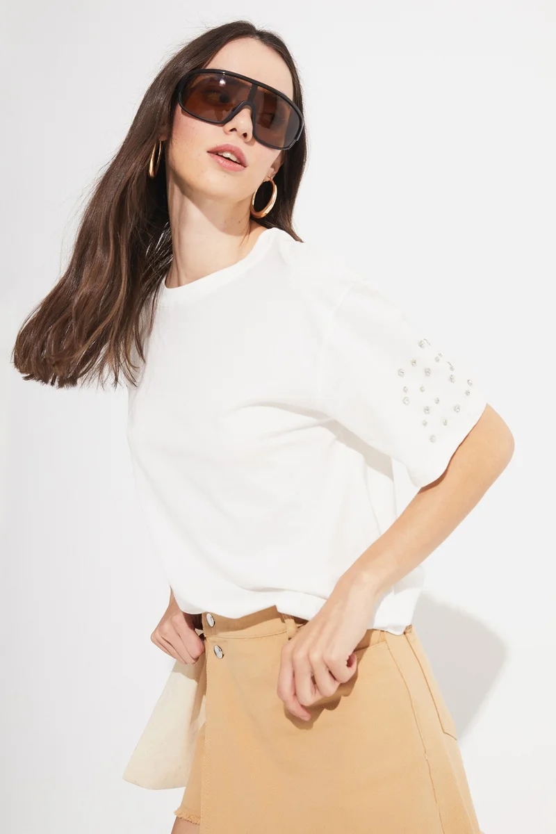 جون Women's Oversize Crew Neck Stone Detailed T-Shirt