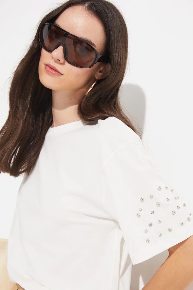 جون Women's Oversize Crew Neck Stone Detailed T-Shirt