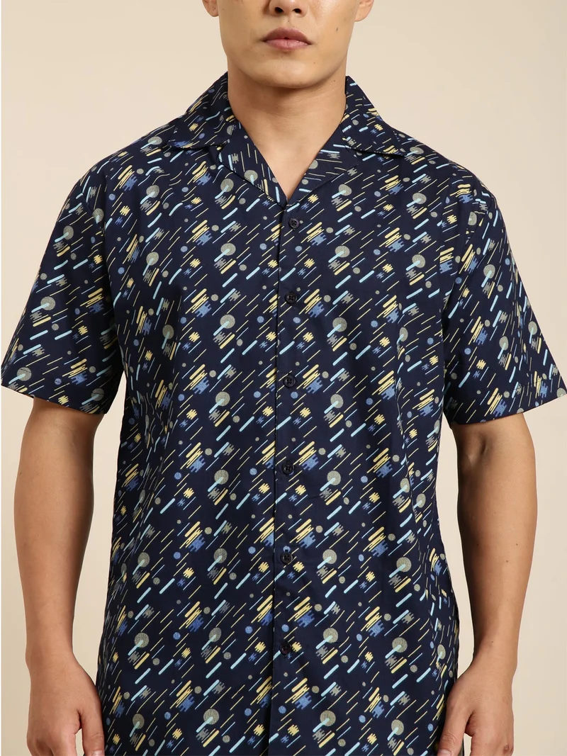 جوفن قميص كاجوال رجالي بياقة كامب وطبعة كحلية