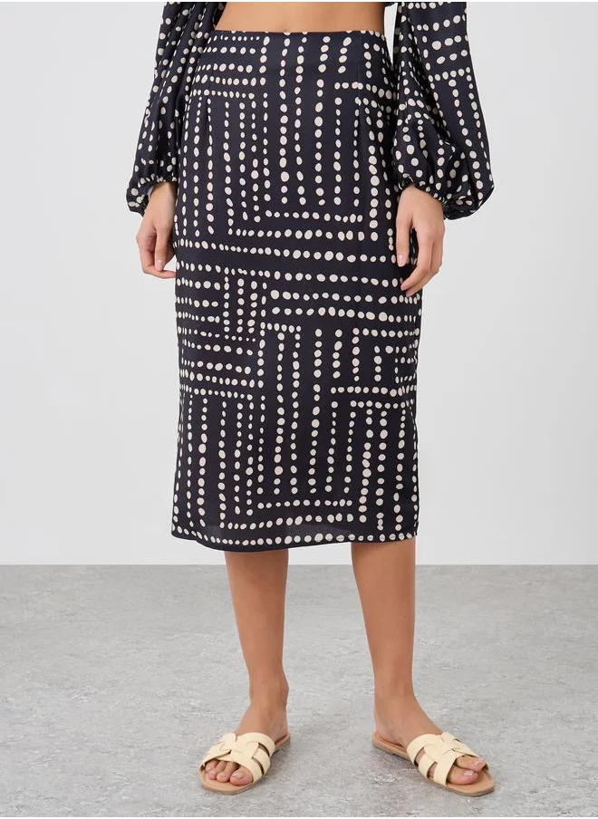ستايلي Styli All-Over Print Straight Hem Knee-Length Skirt