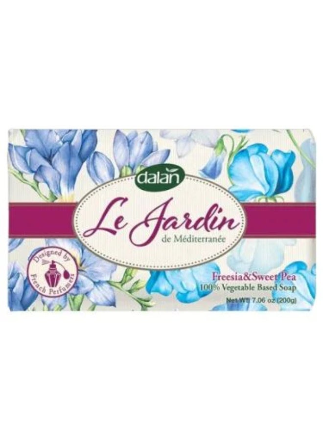 صابون للجسم لي جاردن برائحة الفريسيا وبازيلاء حلوة من دالان – 200 جرام