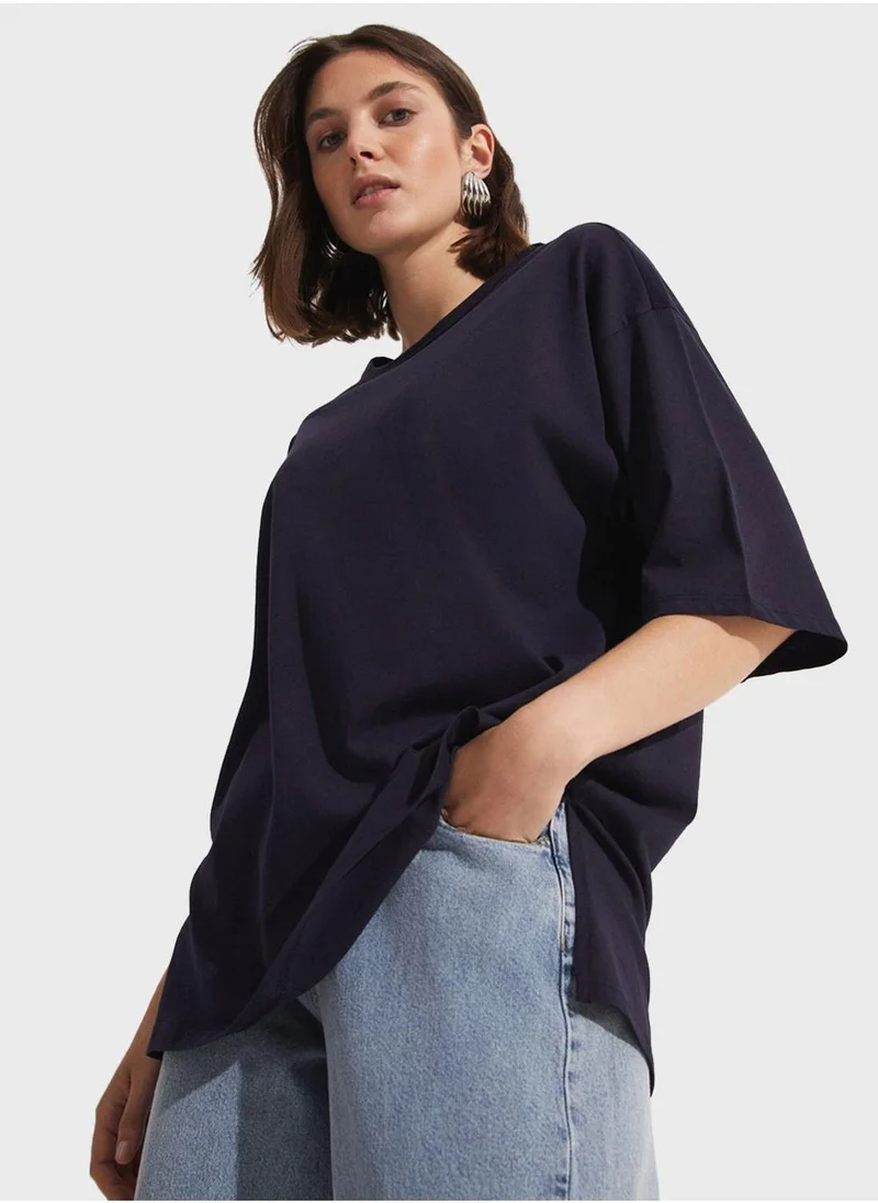 JUNE Crew Neck Loose Cut T-Shirt