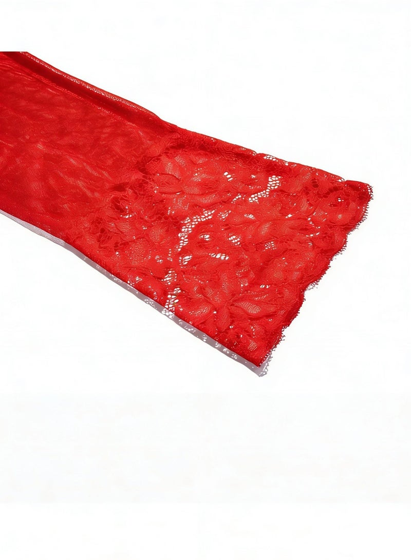 طقم ملابس داخلية نسائية مكون من فستان قصير من الساتان مزين بالدانتيل وروب شفاف. - Image 3