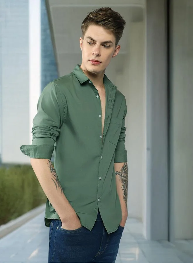 Dennis Lingo Slim Fit Green Men's Casual Shirt, Spread Collar, Full Sleeves, 100% Cotton,