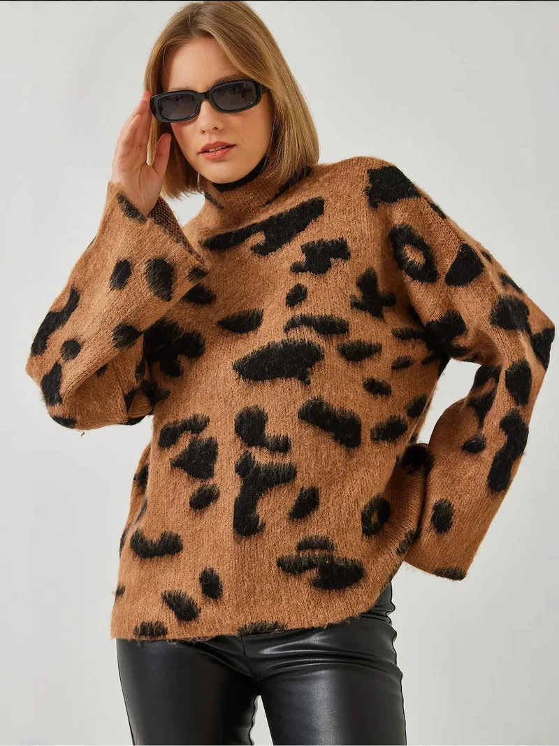 بيانكو لوتشي كنزة بياقة نصفية بطبعة جلد الفهد بقصة مريحة من لوتشي