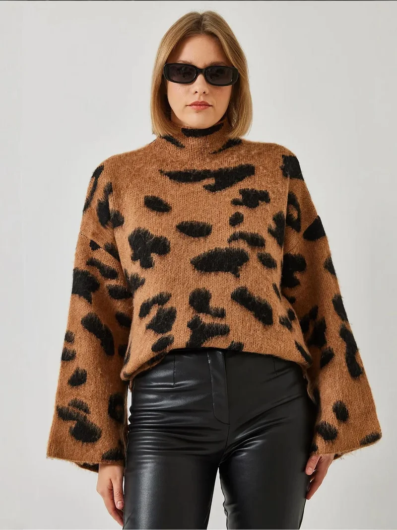 Bianco Lucci LUCCI Relaxed Fit Leopard Print Half Turtleneck Sweater