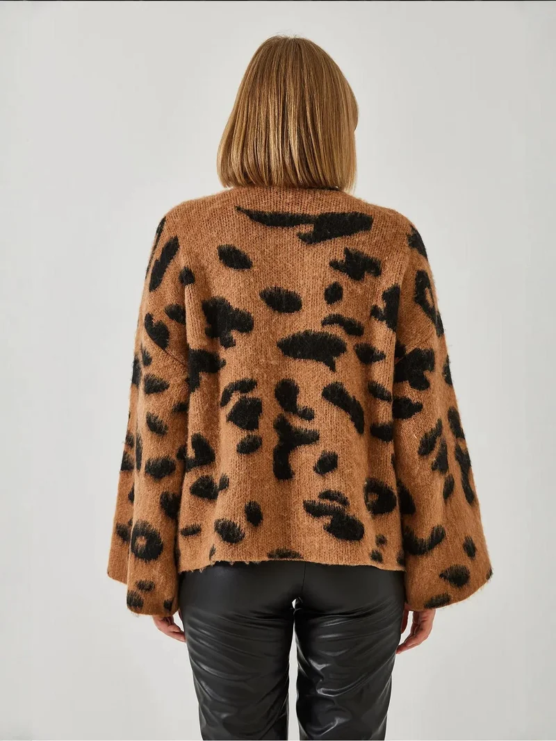 Bianco Lucci LUCCI Relaxed Fit Leopard Print Half Turtleneck Sweater