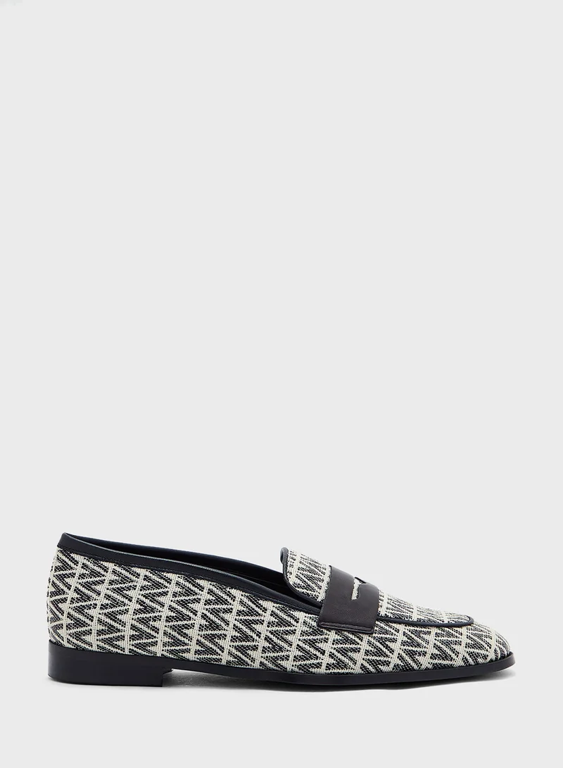 VALENTINO BY MARIO VALENTINO Close Toe Flat Moccasins