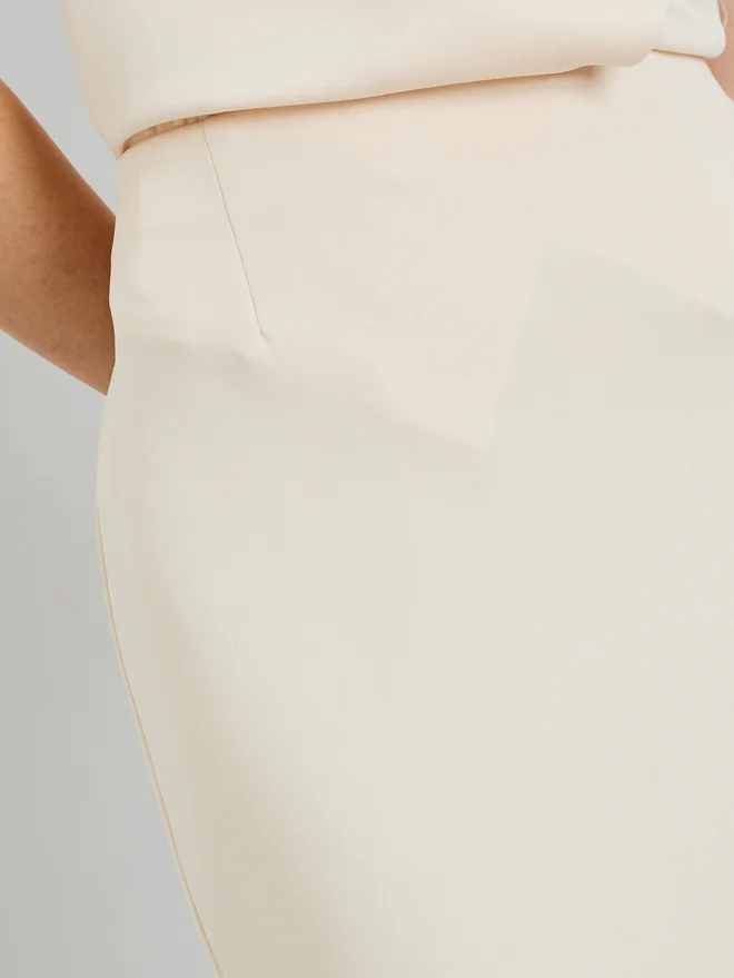Styli  Off-White Solid Straight Fit Maxi Skirt for Women | Best Price UAE