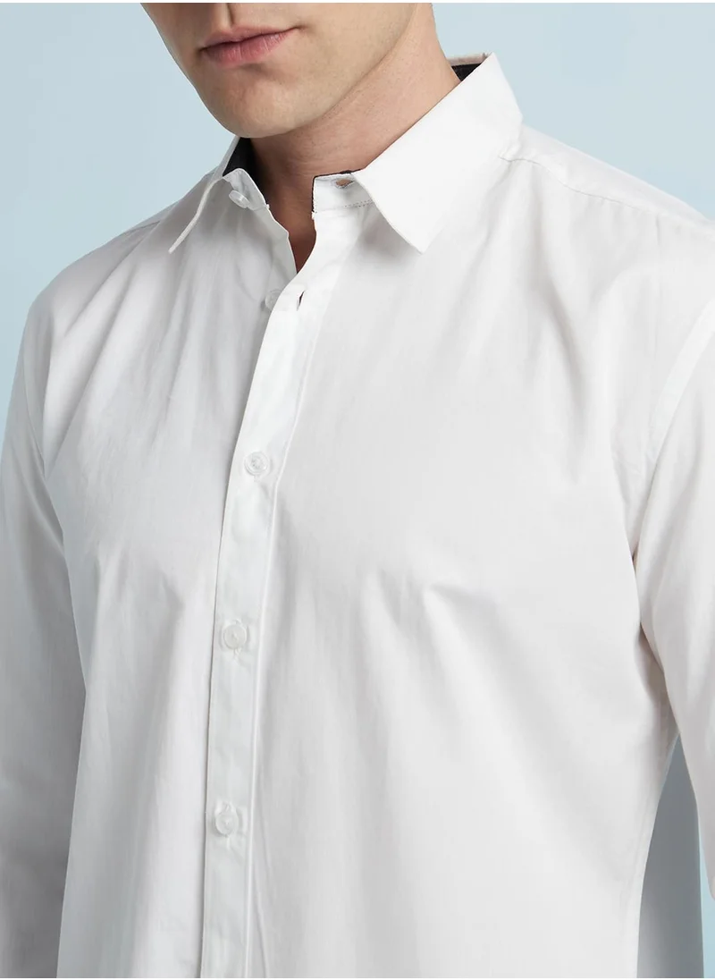 Dennis Lingo White Regular Fit Shirts Solid design crafted from 100% Cotton featuring Long Sleeves with Button closure.