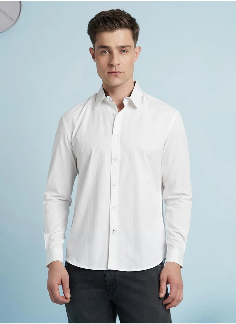 Dennis Lingo White Regular Fit Shirts Solid design crafted from 100% Cotton featuring Long Sleeves with Button closure.