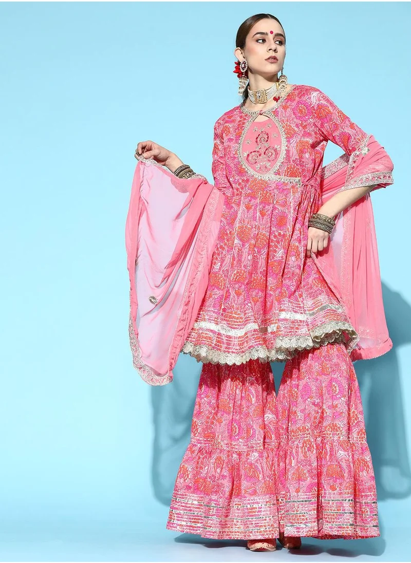 آي شين Pink Kurta Set Straight Fit 3/4 Sleeve Sleeve made from Cotton featuring Self Design design and Round Neck neckline - Perfect for Ethinic!