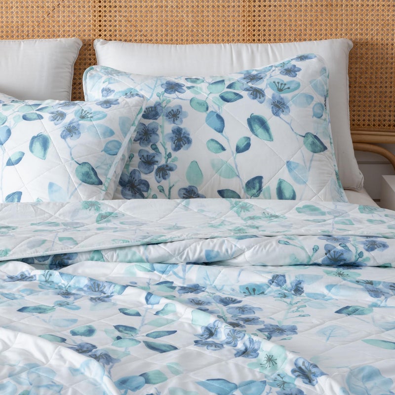 Great Bay Home Floral Full/Queen Quilt Set with Shams, Blue Green Floral Bedding Set, All-Season, Lightweight Bedspread. Reversible, Farmhouse Bedding. (Full/Queen, Miranda) - Image 2