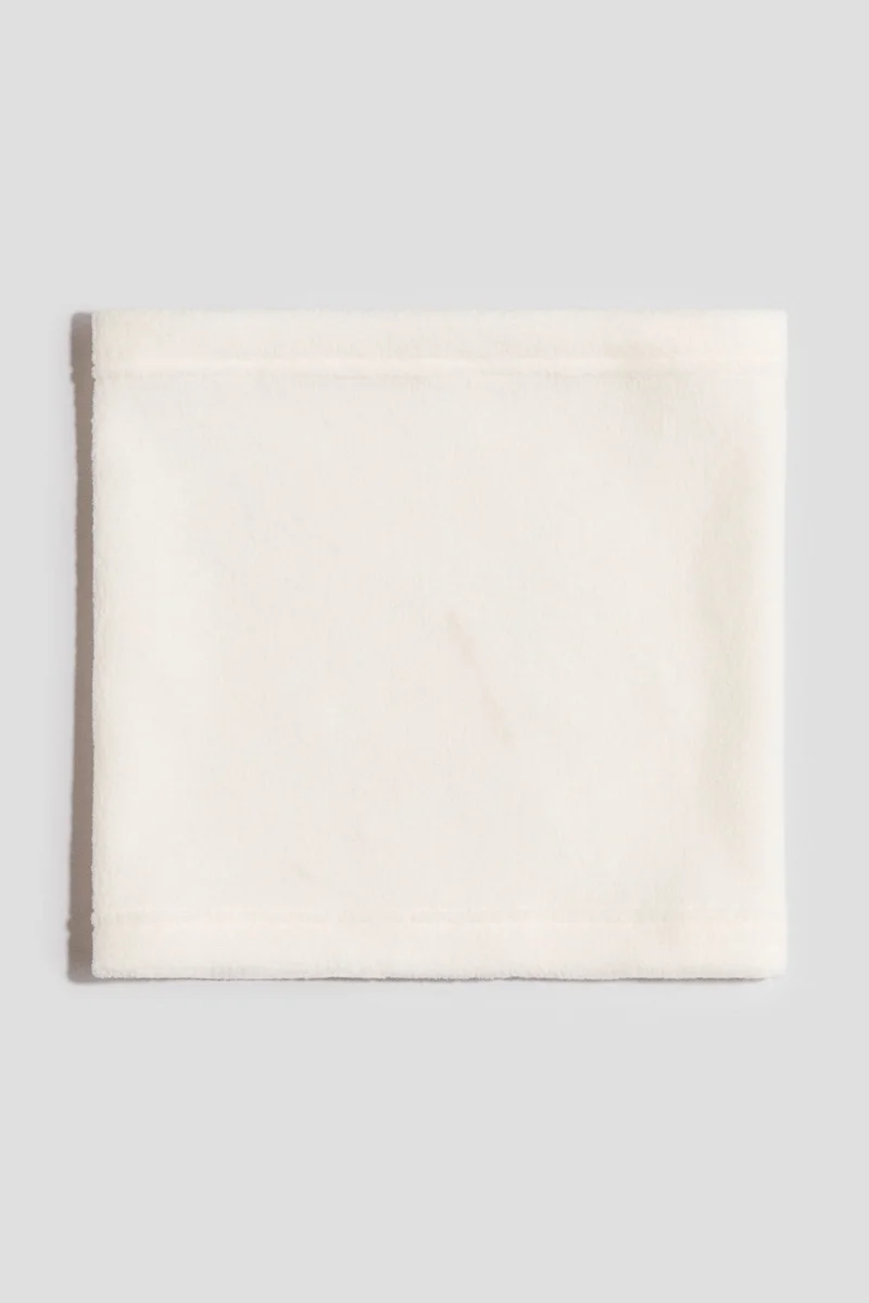 اتش اند ام وشاح مغلق ملتف من الصوف